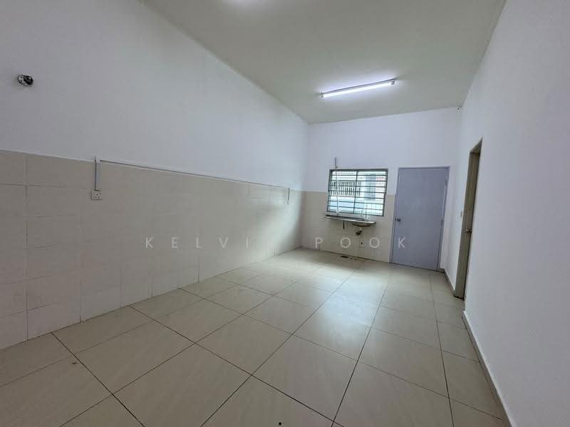 2-storey Terraced House for Sale in Bandar Sri Sendayan (Negeri Sembilan) - Kelvin Pook - Kitchen - PropertyGuru.com.my