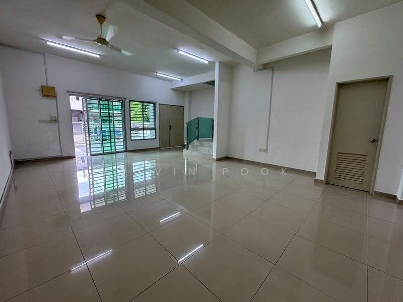 2-storey Terraced House for Sale in Bandar Sri Sendayan (Negeri Sembilan) - Kelvin Pook - Living Room - PropertyGuru.com.my