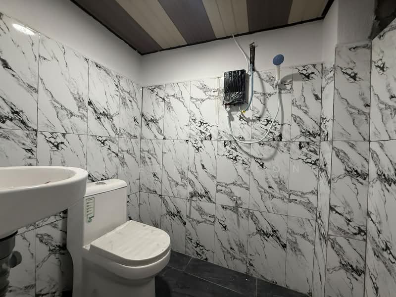 2-storey Terraced House for Sale in Taman Bukit Rawang Jaya (Rawang) - Katherine Leong - Bathroom - PropertyGuru.com.my