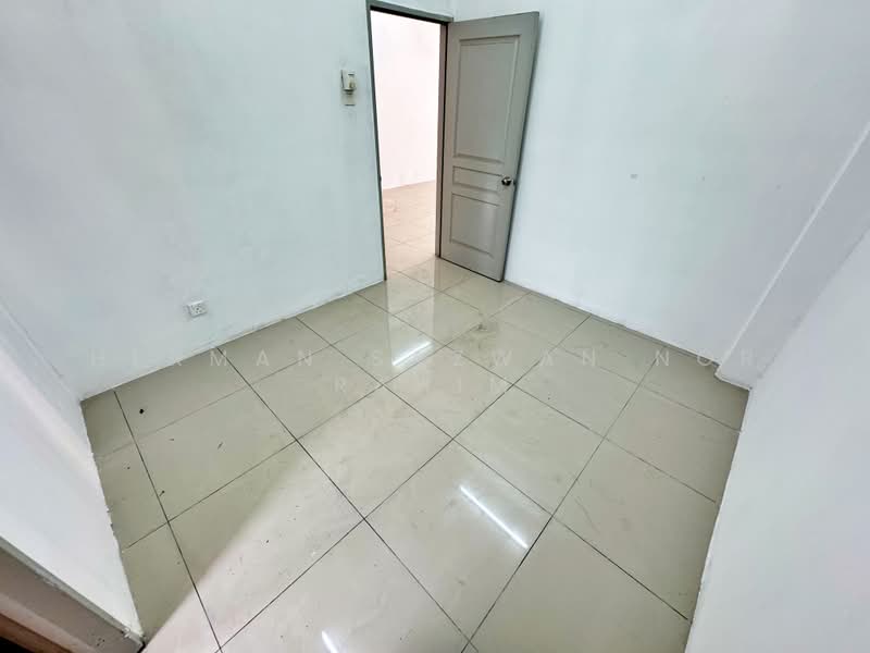 Rumah Teres untuk Dijual di Nilai (Negeri Sembilan) - Herman Sazwan Nor Rahim - Bedroom - PropertyGuru.com.my
