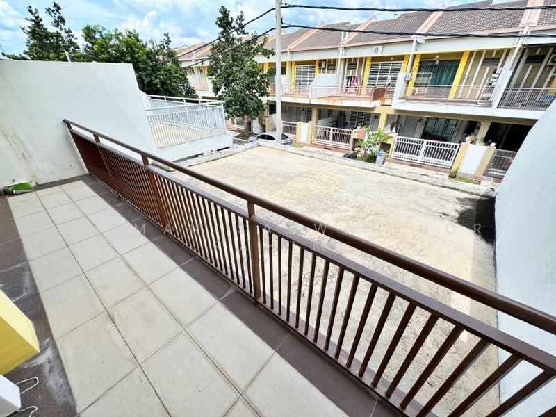 Rumah Teres untuk Dijual di Nilai (Negeri Sembilan) - Herman Sazwan Nor Rahim - Balcony - PropertyGuru.com.my
