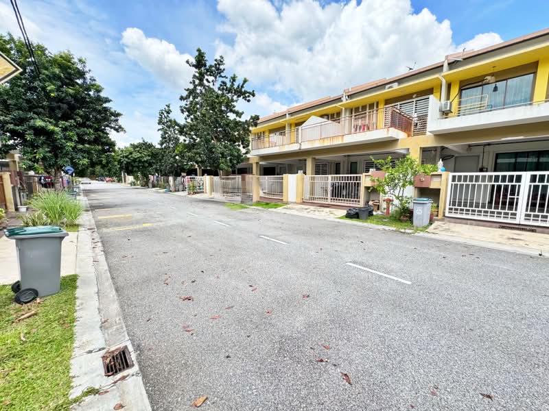 Rumah Teres untuk Dijual di Nilai (Negeri Sembilan) - Herman Sazwan Nor Rahim - Exterior - PropertyGuru.com.my