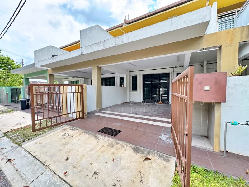Rumah Teres untuk Dijual di Nilai (Negeri Sembilan) - Herman Sazwan Nor Rahim - Exterior - PropertyGuru.com.my