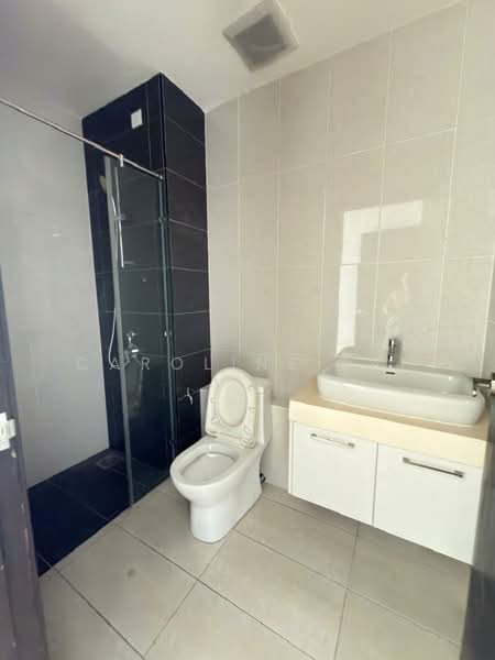 Servis Apartment untuk Dijual di Wave @ Marina Cove - Caroline Lai - Bathroom - PropertyGuru.com.my