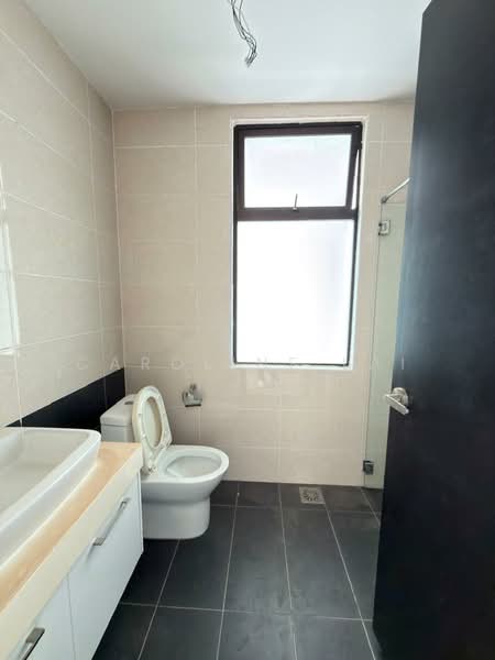 Servis Apartment untuk Dijual di Wave @ Marina Cove - Caroline Lai - Bathroom - PropertyGuru.com.my