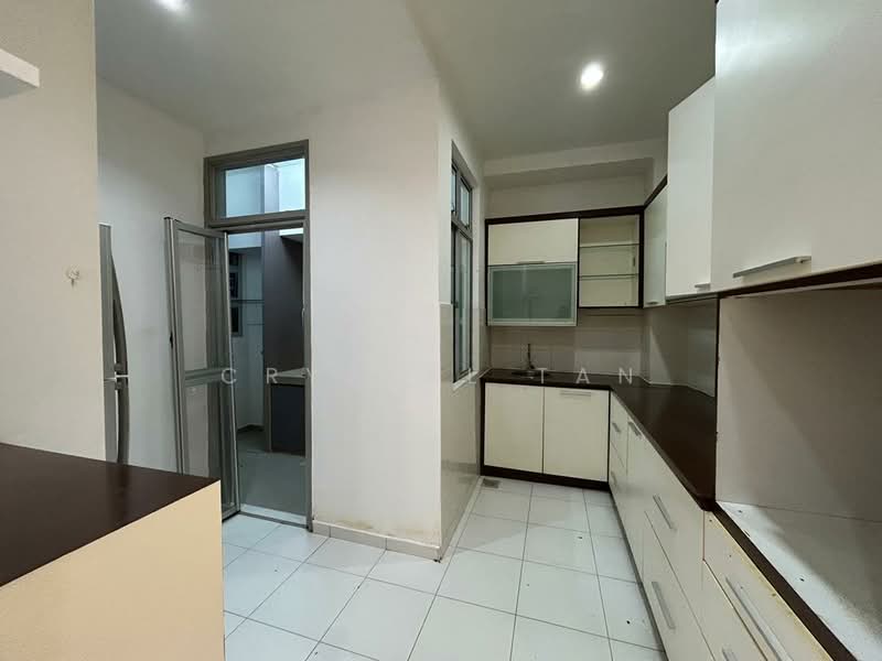 2-storey Terraced House for Rent in Setia Tropika (Johor Bahru) - Crystal Tan - Kitchen - PropertyGuru.com.my
