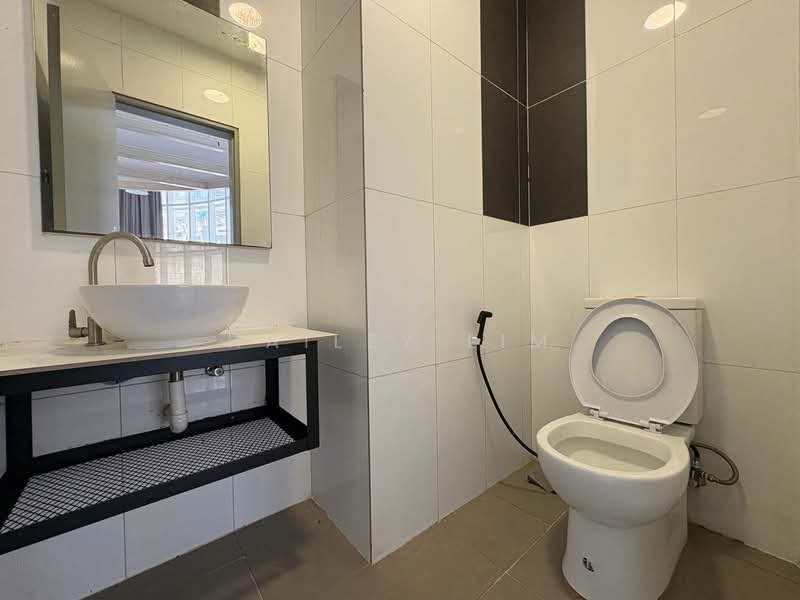 Service Residence for Rent at SOHO @ Empire City - Hailey Lim - Bathroom - PropertyGuru.com.my