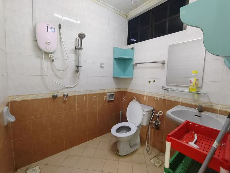 Condominium for Sale at Datin Halimah Condominium - Alice Kang - Bathroom - PropertyGuru.com.my