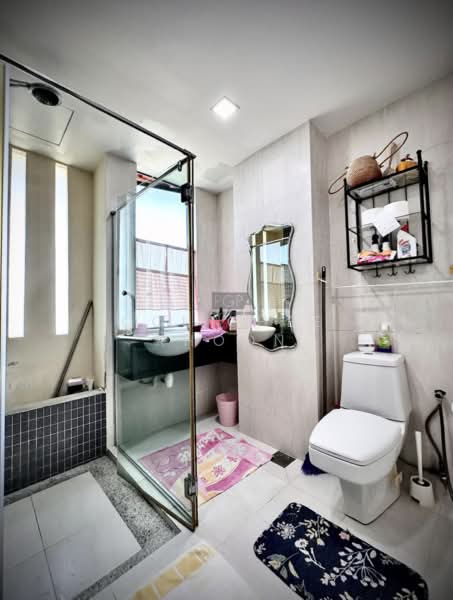 Rumah Teres untuk Dijual di Tanjung Bungah (Penang) - Ooi Chee Khoon - Bathroom 1 - PropertyGuru.com.my