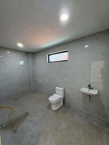 Rumah Banglo untuk Dijual di Taman Kebun Teh (Johor Bahru) - CK Ng - Bathroom - PropertyGuru.com.my