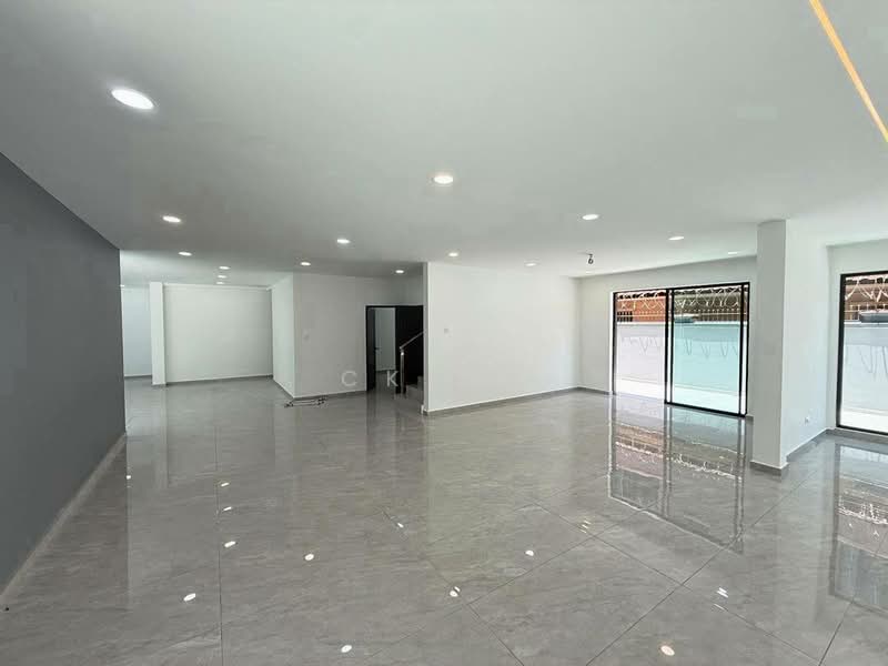 Rumah Banglo untuk Dijual di Taman Kebun Teh (Johor Bahru) - CK Ng - Living Room - PropertyGuru.com.my