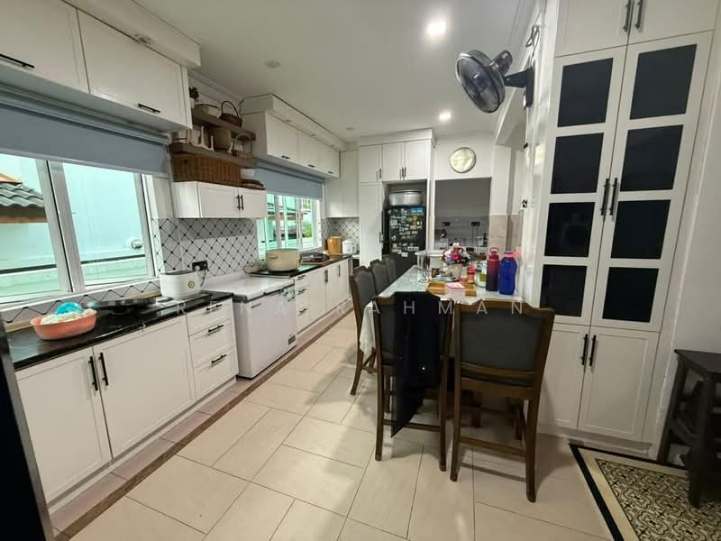 Bungalow for Sale in Taman Rasah Kemayan (Rasah) - Rena Rahman - Kitchen - PropertyGuru.com.my