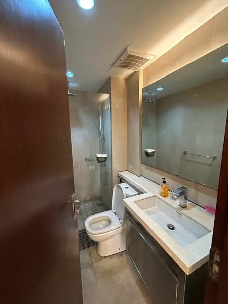 Servis Apartment untuk Disewa di Cliveden @ Plaza Damas 3 - JH Tee - Bathroom - PropertyGuru.com.my