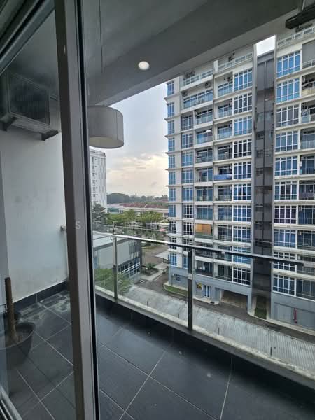Servis Apartment untuk Disewa di THE SENAI GARDEN (PANGSAPURI IMPIAN SENAI) - Stephanie Yap - Balcony - PropertyGuru.com.my