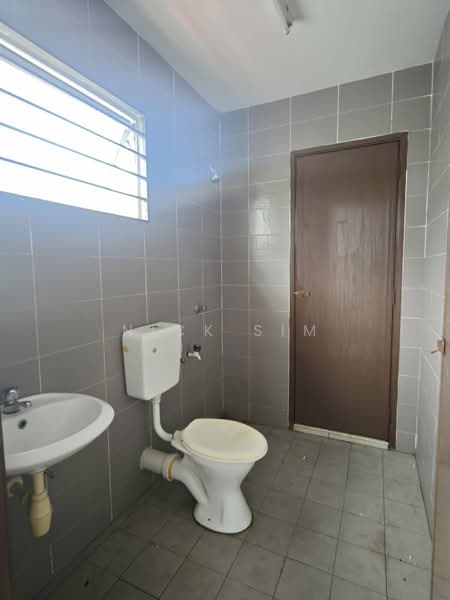 Rumah Teres untuk Disewa di Taman Jelok Impian (Kajang) - Nick Sim - Bathroom - PropertyGuru.com.my
