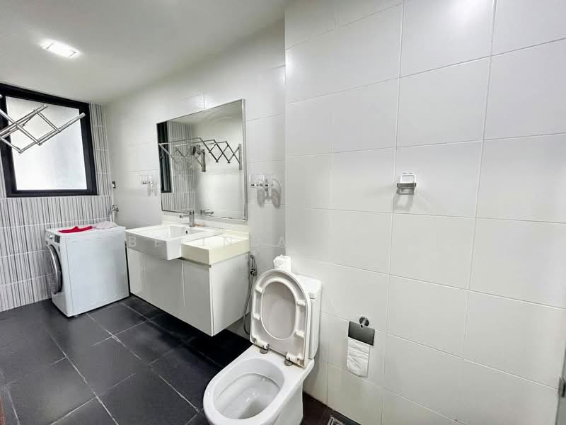 Service Residence for Sale at V@SUMMERPLACE - Belinda Choo - Bathroom - PropertyGuru.com.my