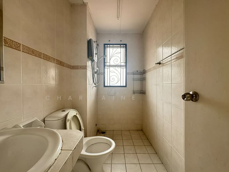 Rumah Teres 2 Tingkat untuk Dijual di Bandar Mahkota Cheras (Cheras) - Charmaine Loo - Bathroom - PropertyGuru.com.my