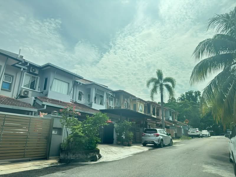 Rumah Teres 2 Tingkat untuk Dijual di Bandar Mahkota Cheras (Cheras) - Charmaine Loo - Exterior - PropertyGuru.com.my
