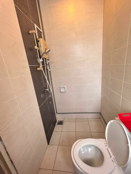 Service Residence for Rent at Impian Meridian - Sarah Wong - Bathroom - PropertyGuru.com.my