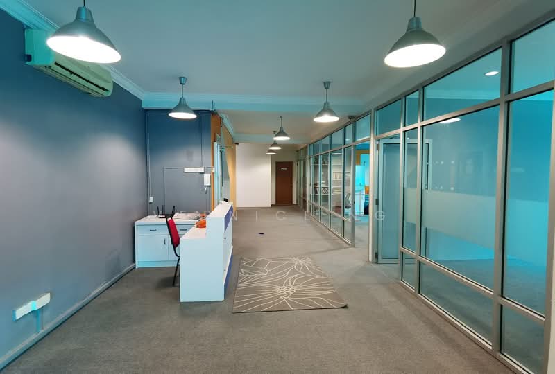 Kedai / Pejabat untuk Disewa di Bandar Putra Permai (Seri Kembangan) - Vernice Ng - Corridor - PropertyGuru.com.my