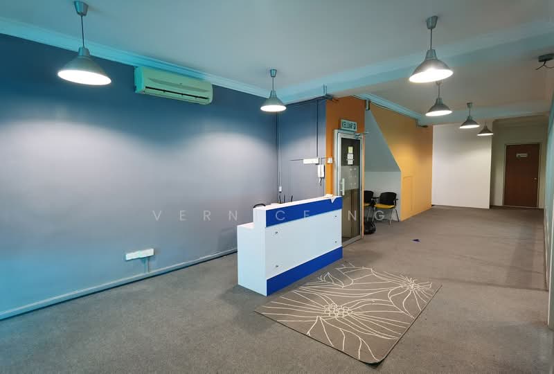 Kedai / Pejabat untuk Disewa di Bandar Putra Permai (Seri Kembangan) - Vernice Ng - Entrance - PropertyGuru.com.my