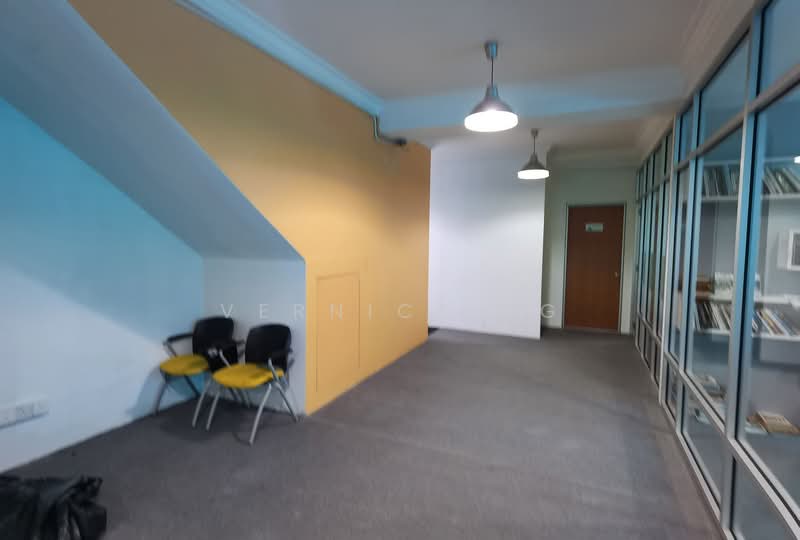 Kedai / Pejabat untuk Disewa di Bandar Putra Permai (Seri Kembangan) - Vernice Ng - Corridor - PropertyGuru.com.my