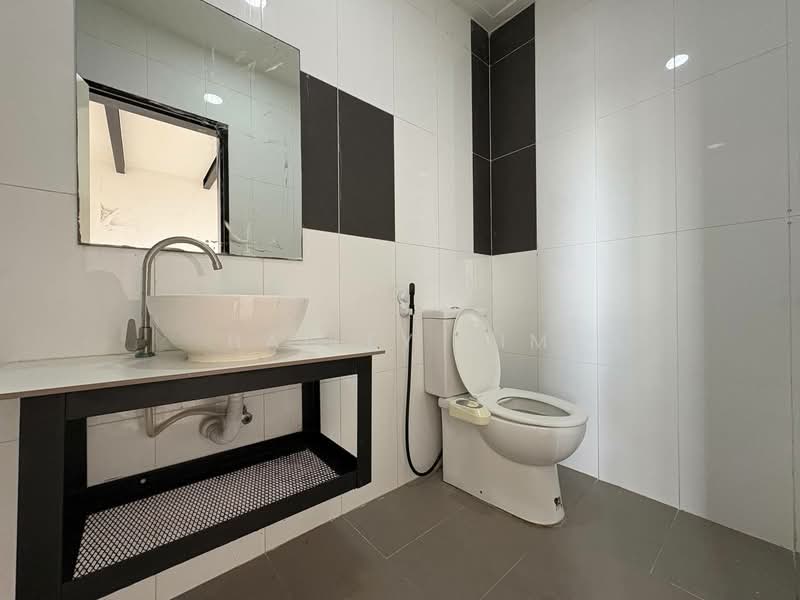 Service Residence for Rent at SOHO @ Empire City - Hailey Lim - Bathroom - PropertyGuru.com.my