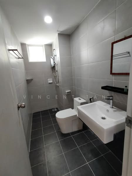 Kondominium untuk Disewa di Emerald Residence - Vincent Tan - Bathroom - PropertyGuru.com.my