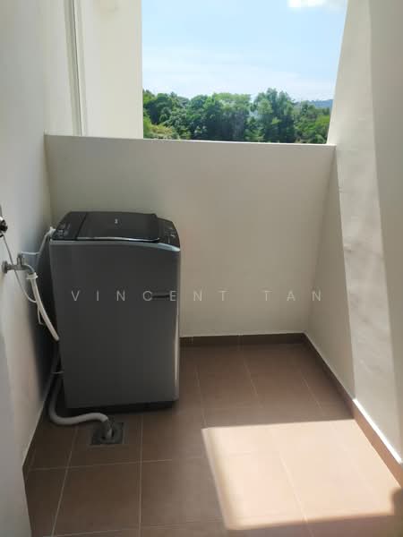 Kondominium untuk Disewa di Emerald Residence - Vincent Tan - Balcony - PropertyGuru.com.my
