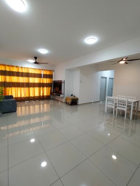 Kondominium untuk Disewa di Emerald Residence - Vincent Tan - Living Room - PropertyGuru.com.my