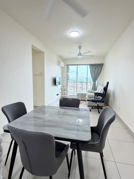 Servis Apartment untuk Disewa di Larkin Heights - Brandon Chua - Living Room - PropertyGuru.com.my