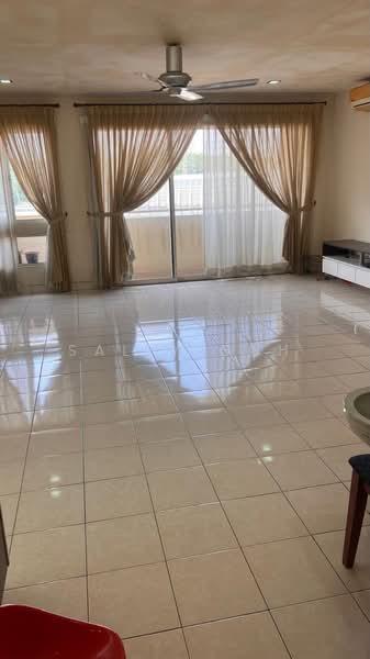 Kondominium untuk Dijual di Palm Spring @ Damansara - Sally Goh - Living Room - PropertyGuru.com.my