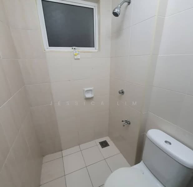 Kondominium untuk Dijual di Armanee Terrace - Jessica Lim - Bathroom - PropertyGuru.com.my