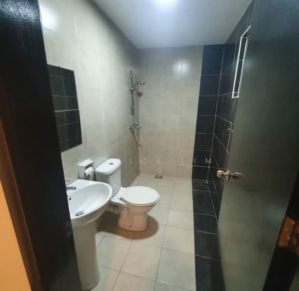 Kondominium untuk Dijual di Armanee Terrace - Jessica Lim - Bathroom - PropertyGuru.com.my