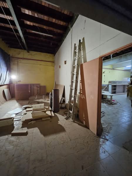 Warehouse for Rent in Bintawa (Kuching) - Jeno Tan - Interior - PropertyGuru.com.my