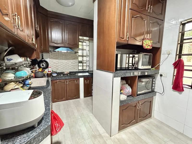 Rumah Banglo untuk Dijual di Taman Kolam Air (Johor Bahru) - Tommy Tai - Kitchen - PropertyGuru.com.my