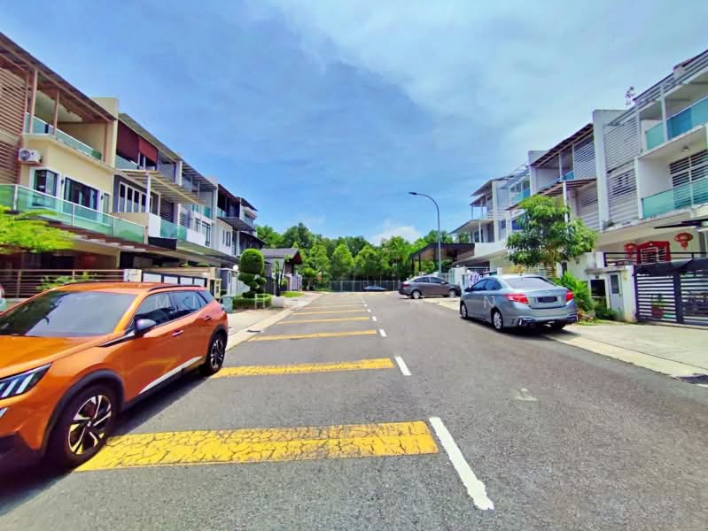 3-storey Terraced House for Sale in Puchong (Selangor) - Michael Wong - Exterior - PropertyGuru.com.my