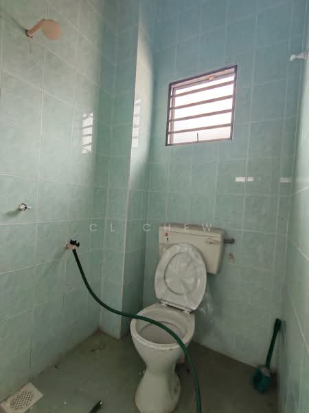 Semi-Detached House for Sale in Taman Mesra (Klang) - CL Chew - Bathroom - PropertyGuru.com.my