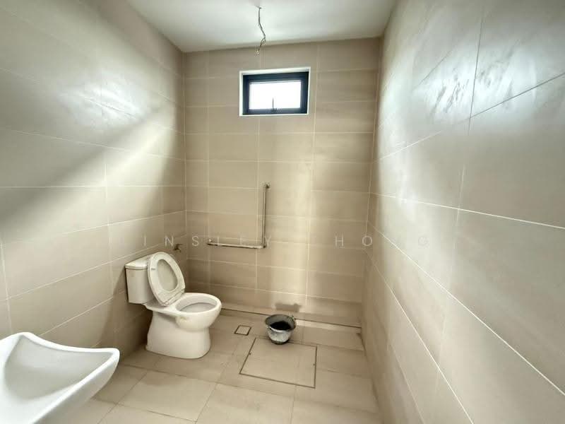 Shop / Office for Rent in Bandar Seri Botani (Ipoh) - Ainsley Thong - Bathroom - PropertyGuru.com.my