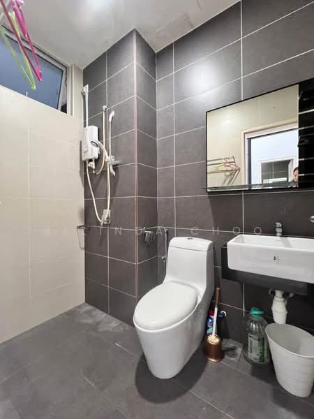 Servis Apartment untuk Dijual di Sky Habitat - Belinda Choo - Bathroom - PropertyGuru.com.my