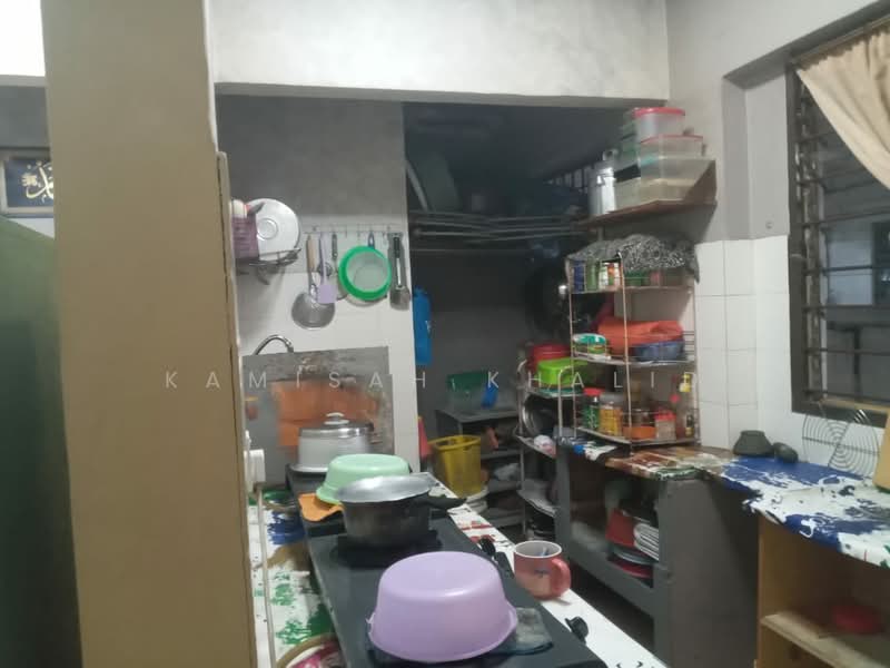 Rumah Flat untuk Dijual di Rumah Pangsa Kayu Ara - Kamisah Khalid - Kitchen - PropertyGuru.com.my
