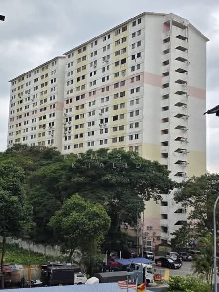 Rumah Flat untuk Dijual di Rumah Pangsa Kayu Ara - Kamisah Khalid - Exterior - PropertyGuru.com.my