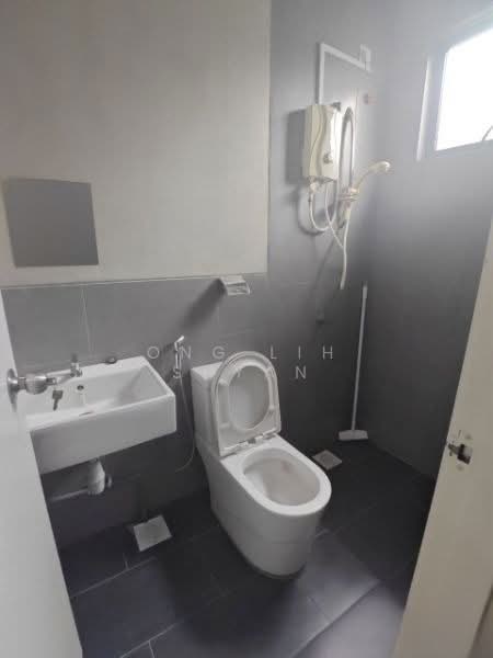 Rumah Teres 2 Tingkat untuk Dijual di Bandar Pulai Jaya (Kulai) - Ong Lih Shyan - Bathroom - PropertyGuru.com.my