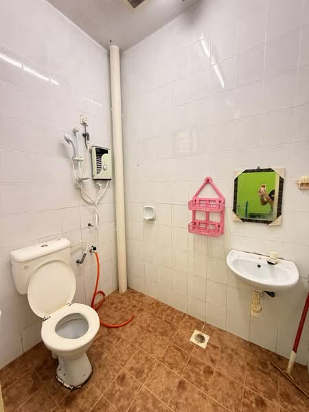 1-storey Terraced House for Sale in Bandar Jaya Putra (Johor Bahru) - Tommy Tai - Bathroom - PropertyGuru.com.my