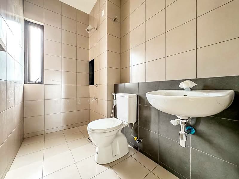 2-storey Terraced House for Sale in Bandar Bukit Raja (Klang) - Hazwan Hilmi - Bathroom - PropertyGuru.com.my