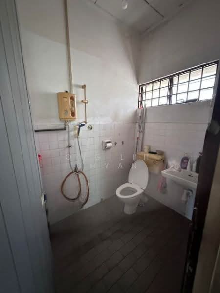 Rumah Teres 2 Tingkat untuk Dijual di Taman Pelangi (Johor Bahru) - Ong Lih Shyan - Bathroom - PropertyGuru.com.my