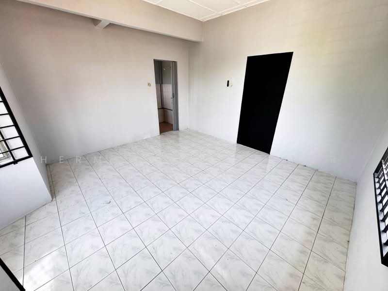 Rumah Teres 2 Tingkat untuk Dijual di Taman Dahlia (Sepang) - Herman Sazwan Nor Rahim - Bedroom - PropertyGuru.com.my