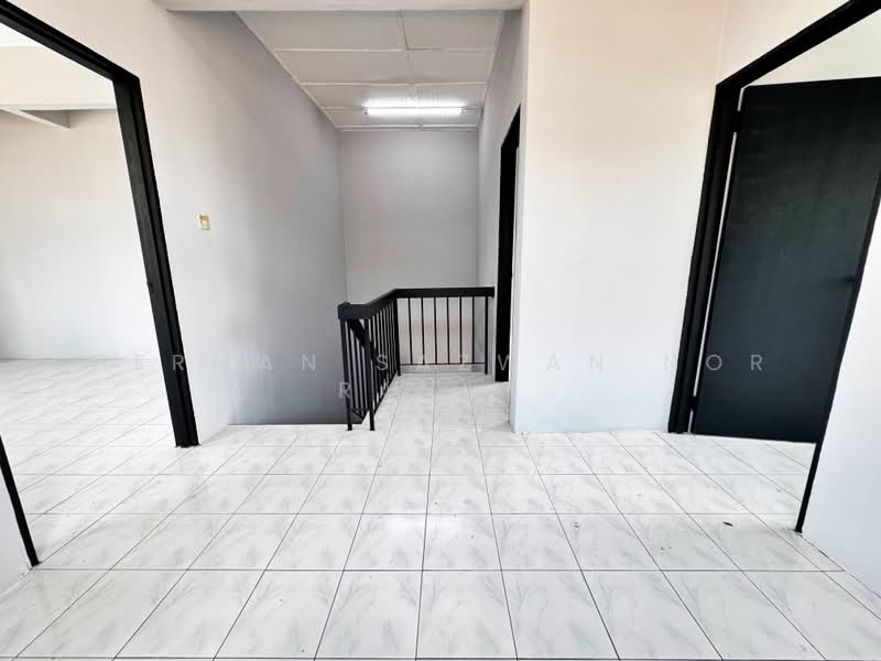 Rumah Teres 2 Tingkat untuk Dijual di Taman Dahlia (Sepang) - Herman Sazwan Nor Rahim - Interior - PropertyGuru.com.my