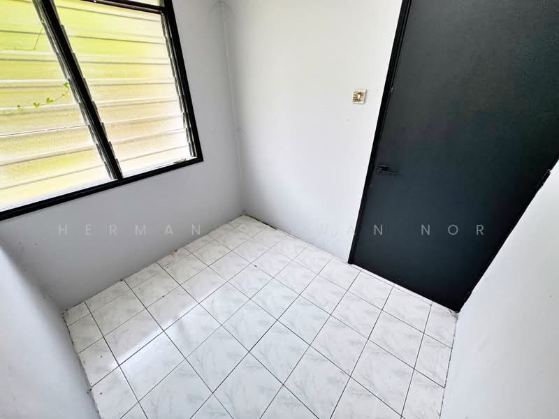 Rumah Teres 2 Tingkat untuk Dijual di Taman Dahlia (Sepang) - Herman Sazwan Nor Rahim - Bedroom - PropertyGuru.com.my
