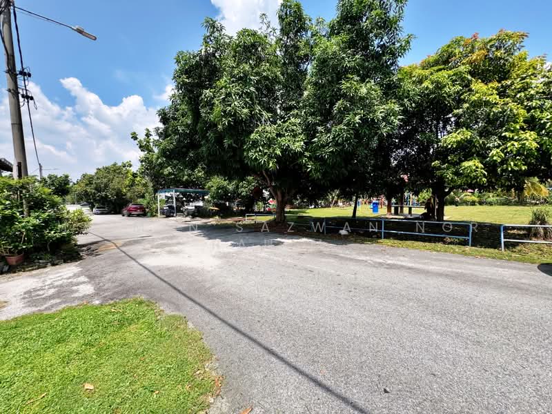 Rumah Teres 2 Tingkat untuk Dijual di Taman Dahlia (Sepang) - Herman Sazwan Nor Rahim - Exterior - PropertyGuru.com.my